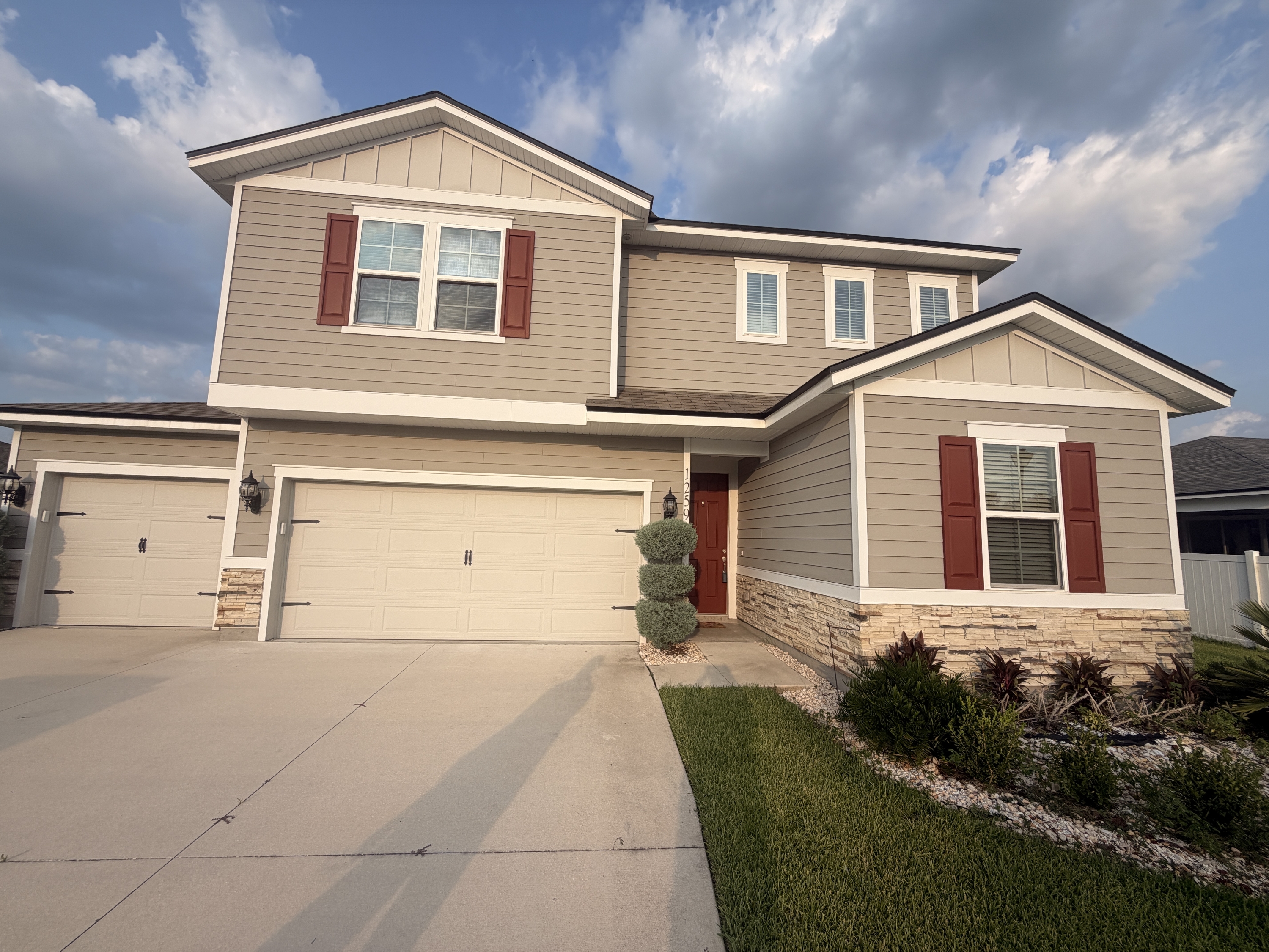 12591 Lake Taylor Lane